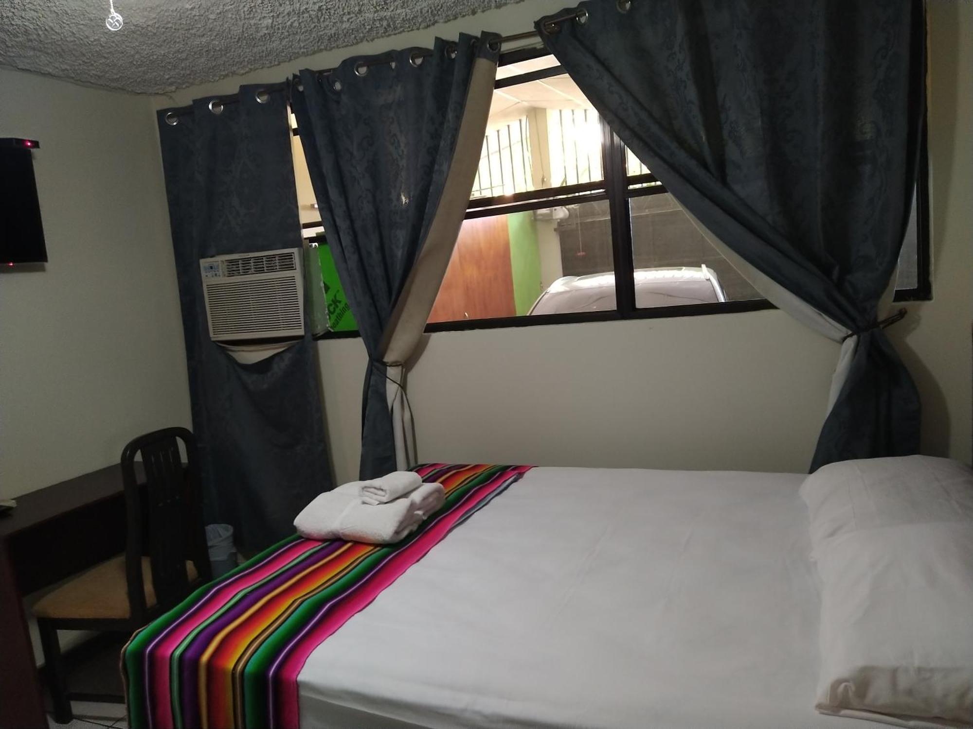 Hotel Antiguo Антигуо-Кускатлан Номер фото