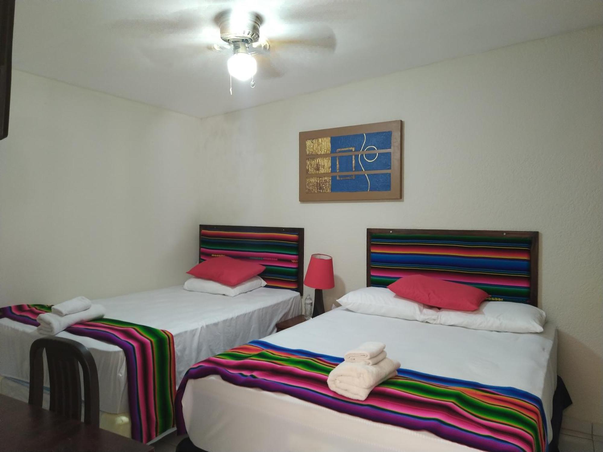 Hotel Antiguo Антигуо-Кускатлан Номер фото